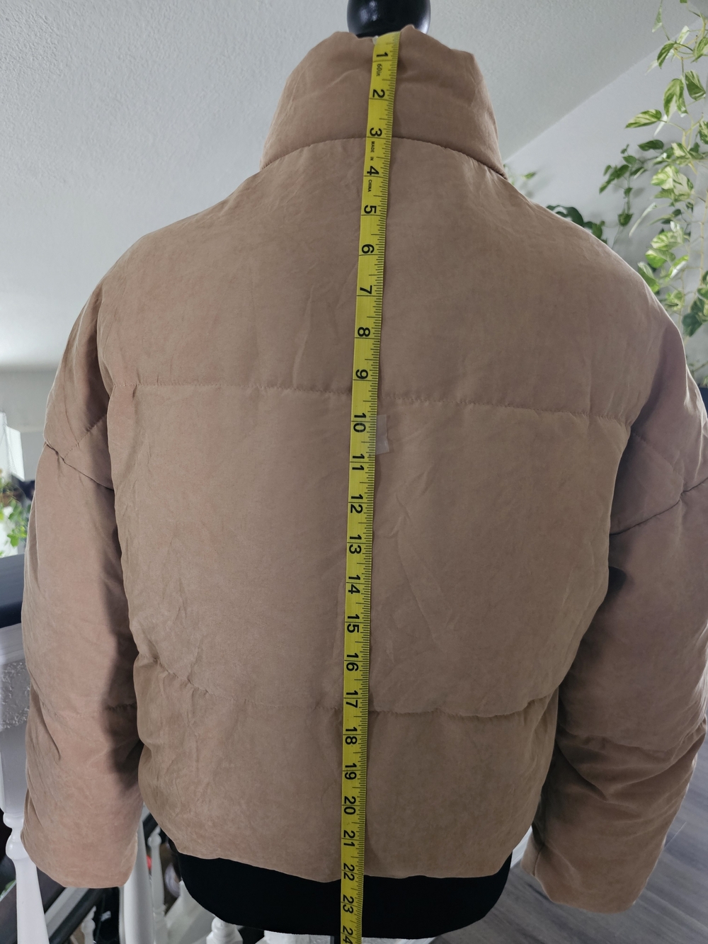 NWT Ci Sono Cropped Boxy Puffer Jacket in Taupe - Picture 12 of 15